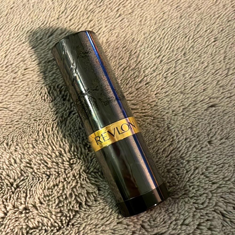 💄Revlon Extra Spicy Lipstick💋